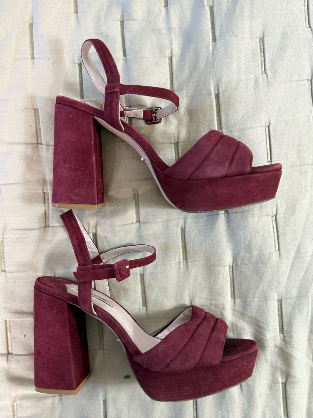 Uterque Women’s Burgundy Suede Platform Block Heel Sandals - Picture 3 of 7